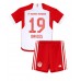 Bayern Munich Alphonso Davies #19 Replika Babykläder Hemma matchkläder barn 2023-24 Korta ärmar (+ Korta byxor)